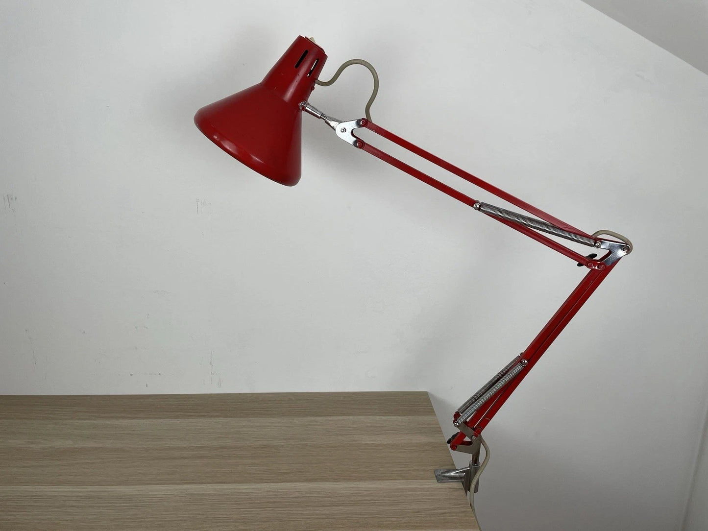 Lampada Snodabile Seminara Industriale Ministeriale Vintage Con Morsetto Rosso
