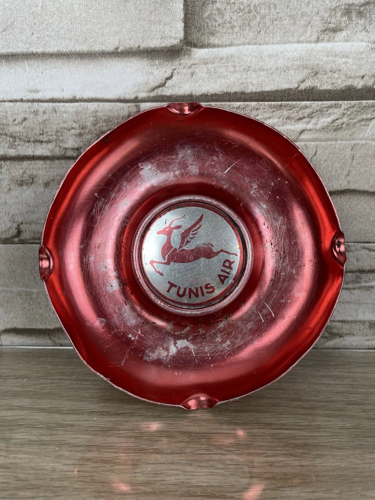 Posacenere Portacenere Tunis Air Rosso Gadget Promozionale In Metallo Vintage