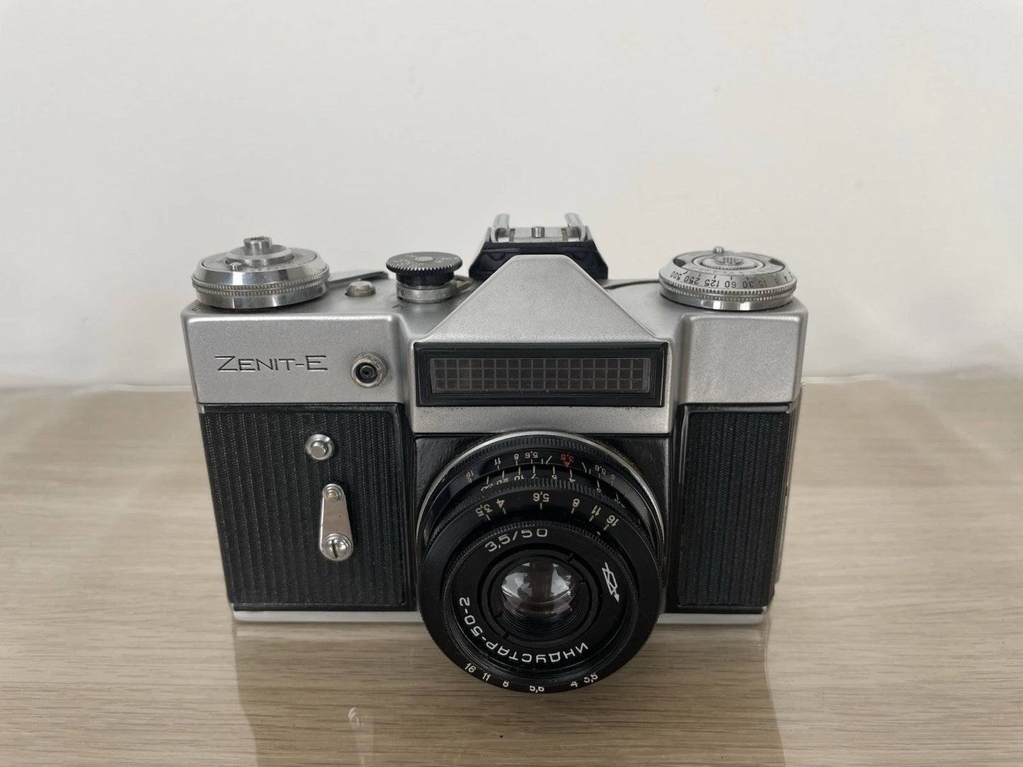 Fotocamera Analogica Zenit E Reflex 35mm URSS Anni 70 Nera Argento Con Custodia