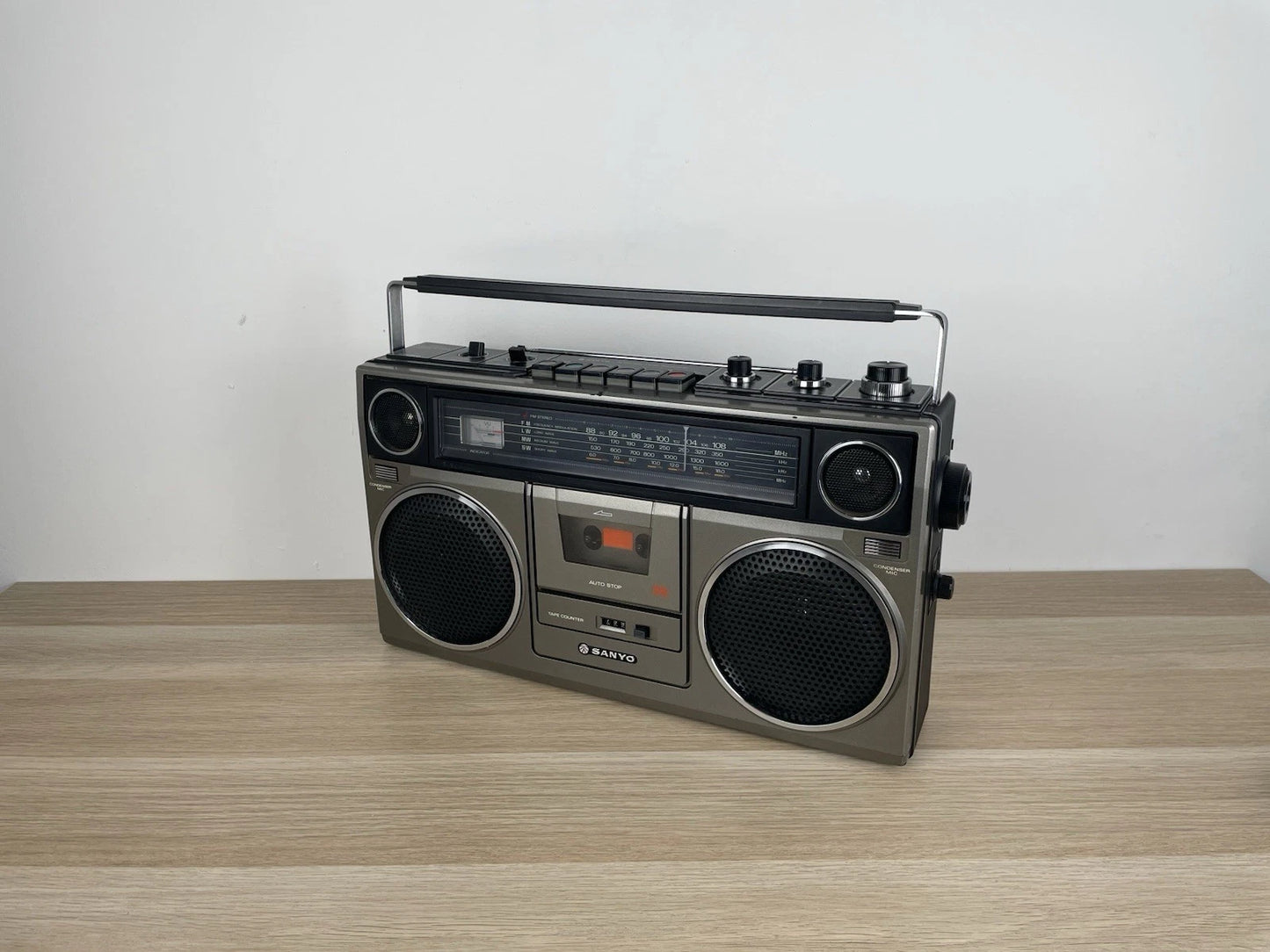 Boombox Sanyo M9930LU Ghettoblaster Radio AM FM Vintage Epoca Anni 70 Grigio