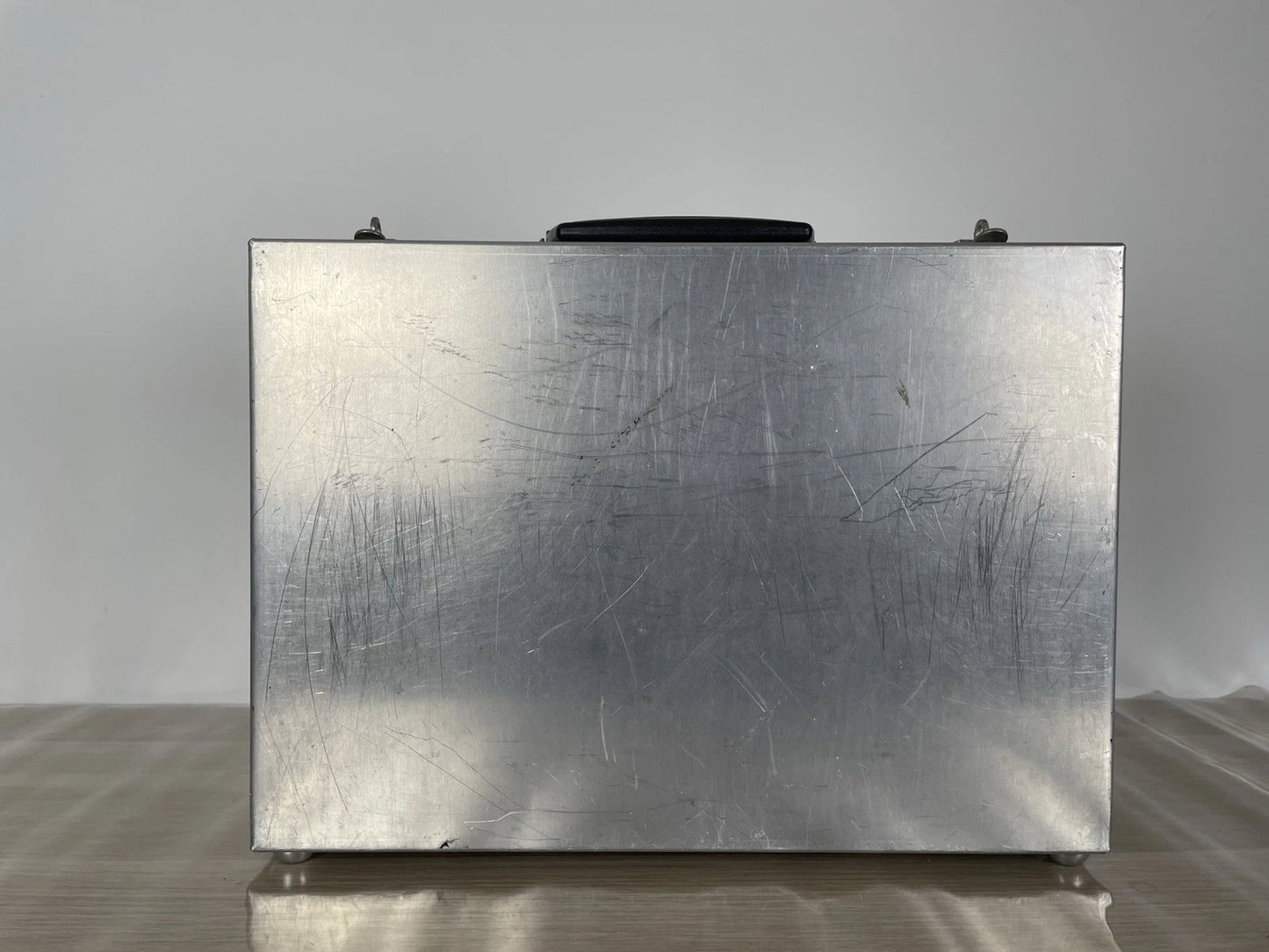 Valigia Tecnica KPM in Metallo Ermetica Vintage per Fotografia Strumenti Argento