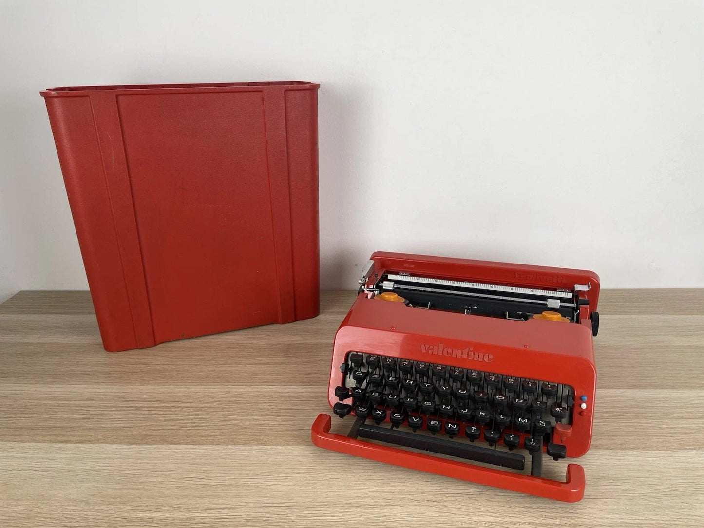 Macchina Per Scrivere Olivetti Valentine Ettore Sottsass Anni 70 MoMa NYC Rosso