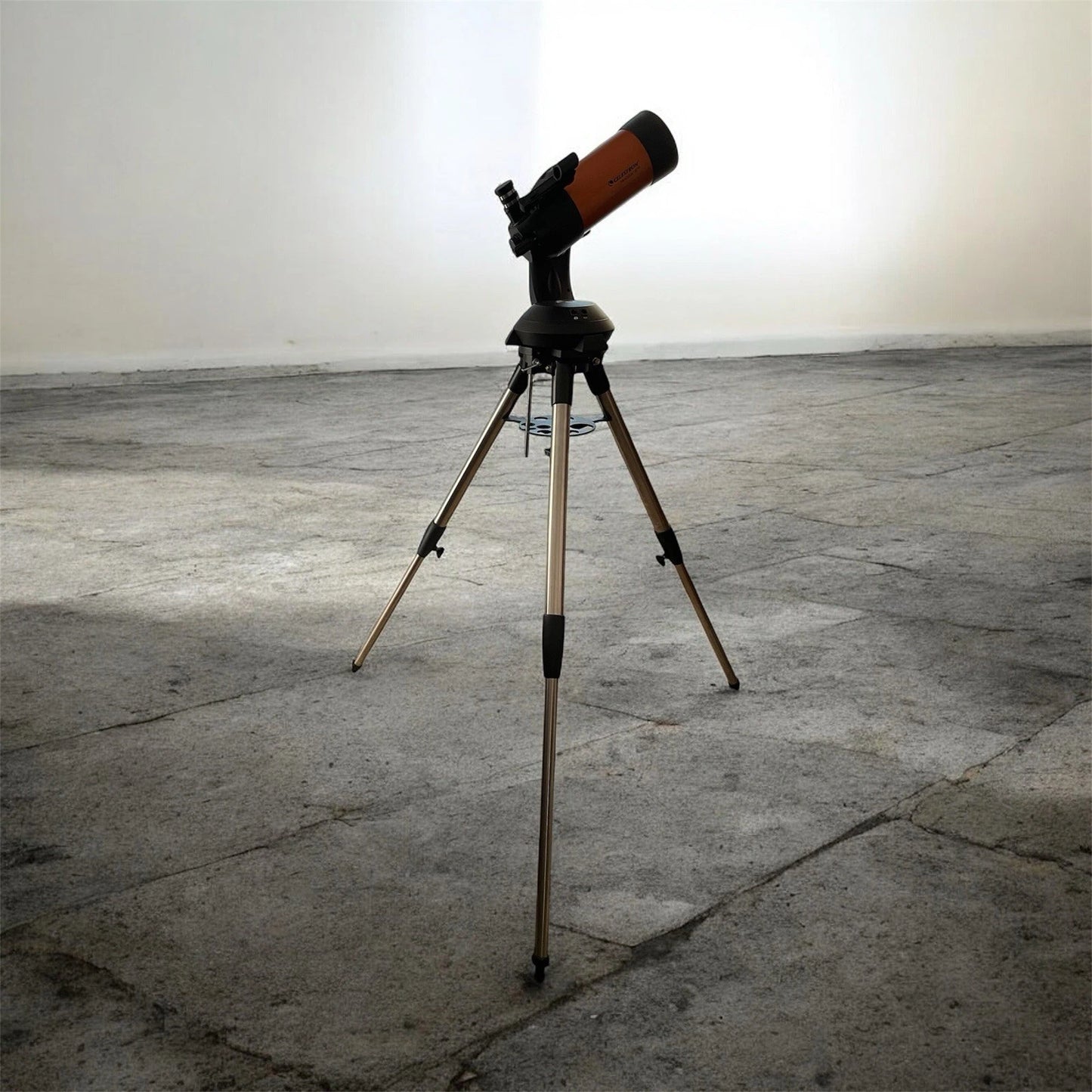 Telescopio Celestron NexStar 4Se USA Luna Stelle Pianeti Arancione E Treppiede
