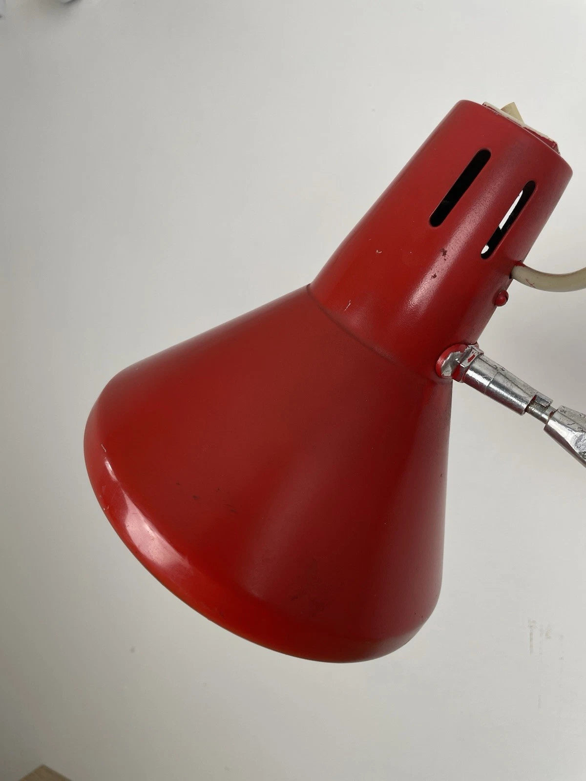 Lampada Snodabile Seminara Industriale Ministeriale Vintage Con Morsetto Rosso