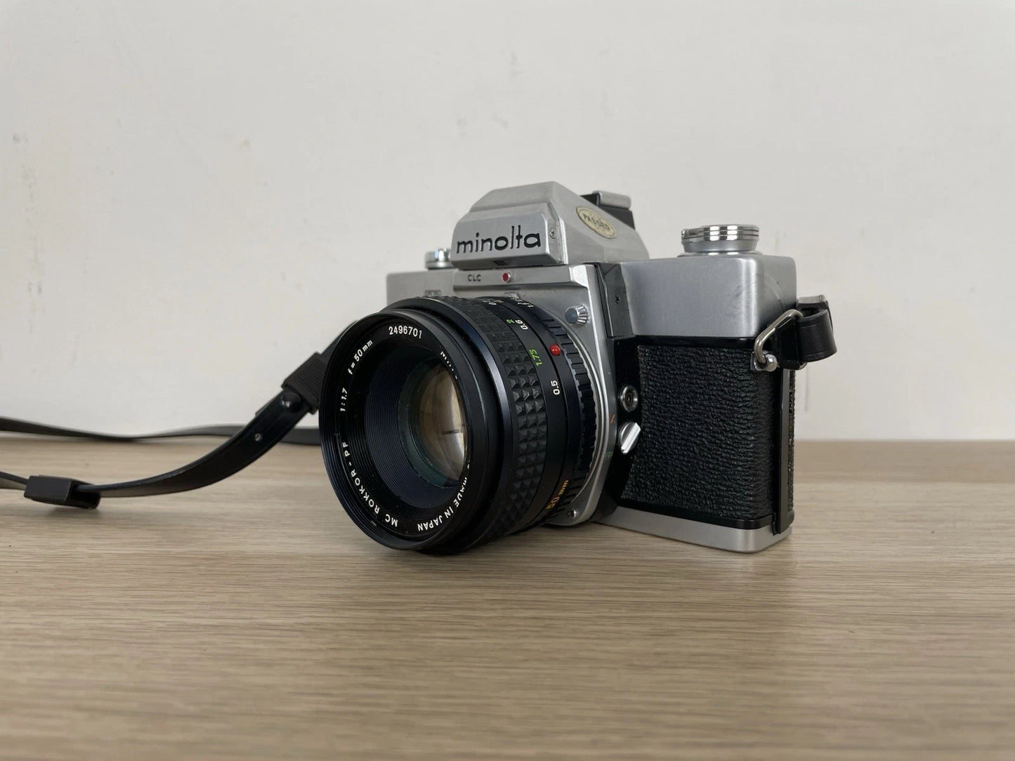 Fotocamera Analogica Minolta SRT303B 35mm Reflex Obiettivo Tracolla E Libretto