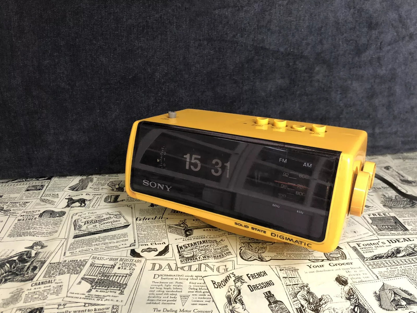 Radio Sveglia Orologio Sony Solid State Digimatic 8FC-100E Vintage Giallo