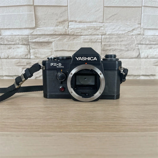 Fotocamera Analogica Yashica Fd-X Quarz Solo Corpo Macchina Per Pezzi Ricambio