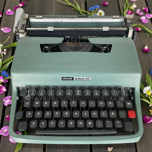 Macchina Da Scrivere Olivetti Lettera 32 Vintage Nizzoli Anni 60+Custodia