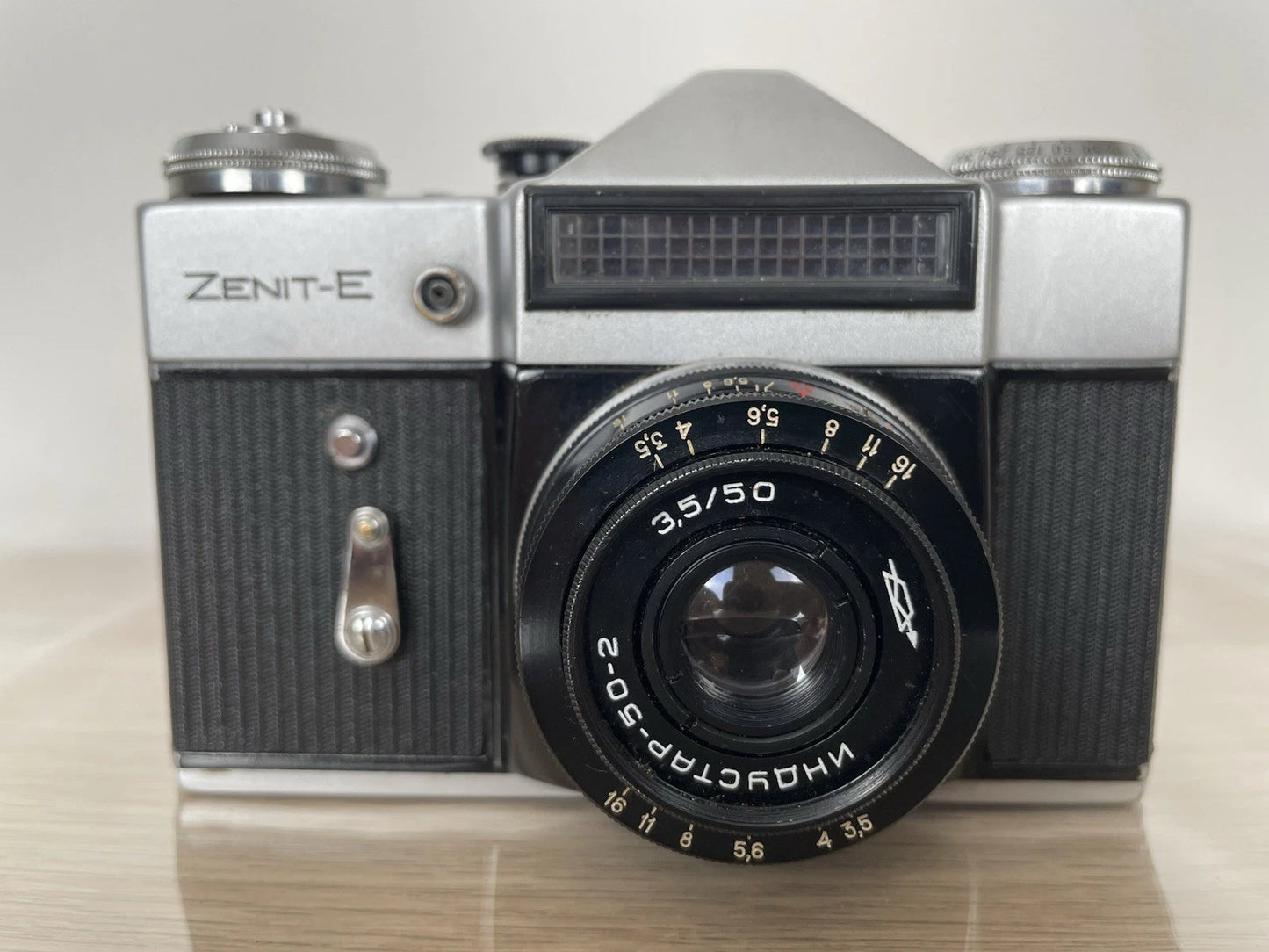 Fotocamera Analogica Zenit E Reflex 35mm URSS Anni 70 Nera Argento Con Custodia