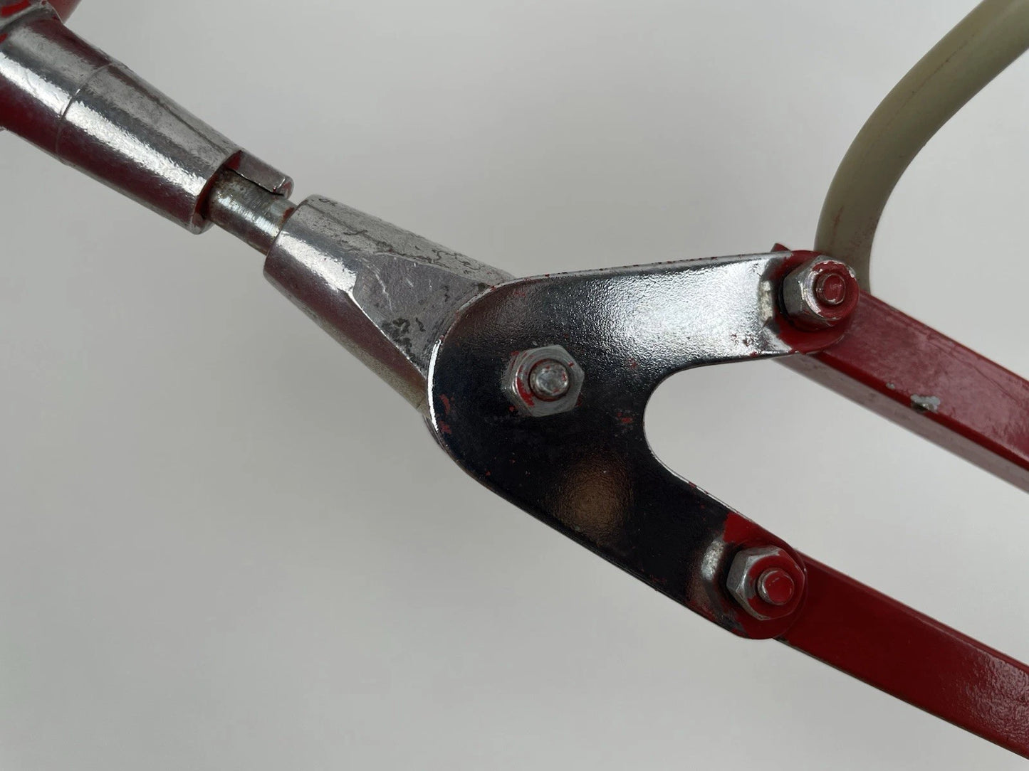 Lampada Snodabile Seminara Industriale Ministeriale Vintage Con Morsetto Rosso