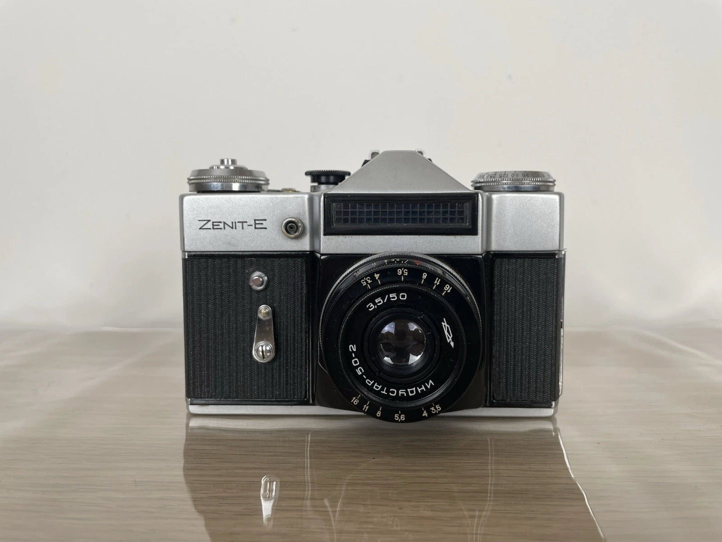 Fotocamera Analogica Zenit E Reflex 35mm URSS Anni 70 Nera Argento Con Custodia