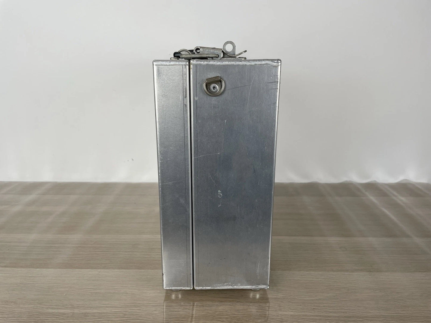 Valigia Tecnica KPM in Metallo Ermetica Vintage per Fotografia Strumenti Argento