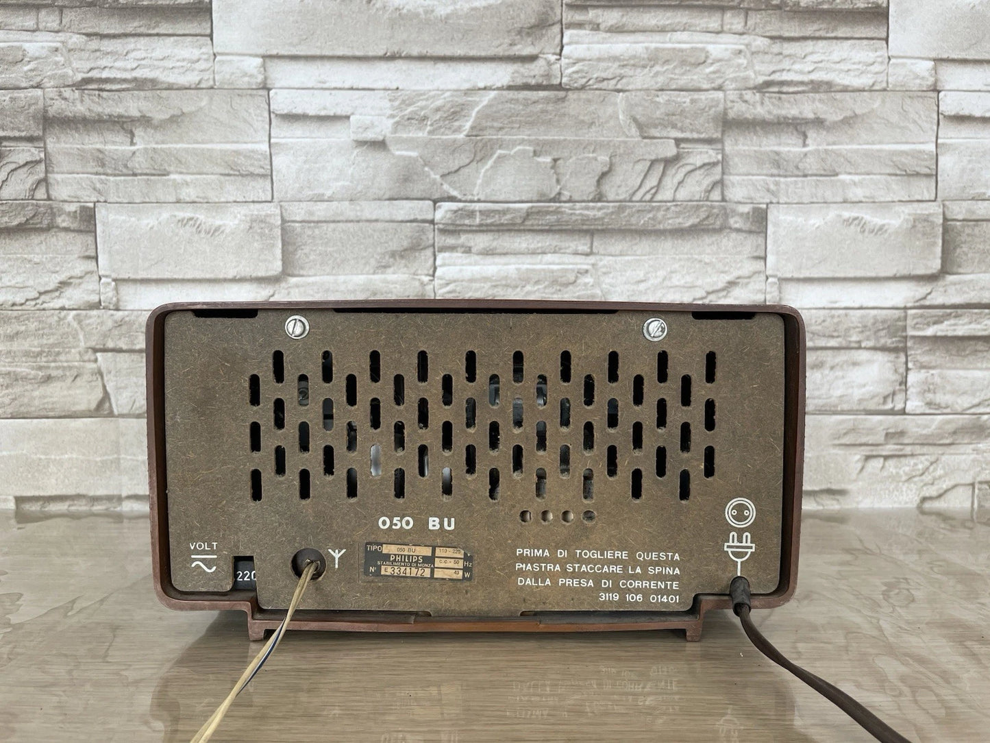 Radio Philips 050 BU Plastica Nera OM Epoca Anni 60 A Valvole Italiana Rara