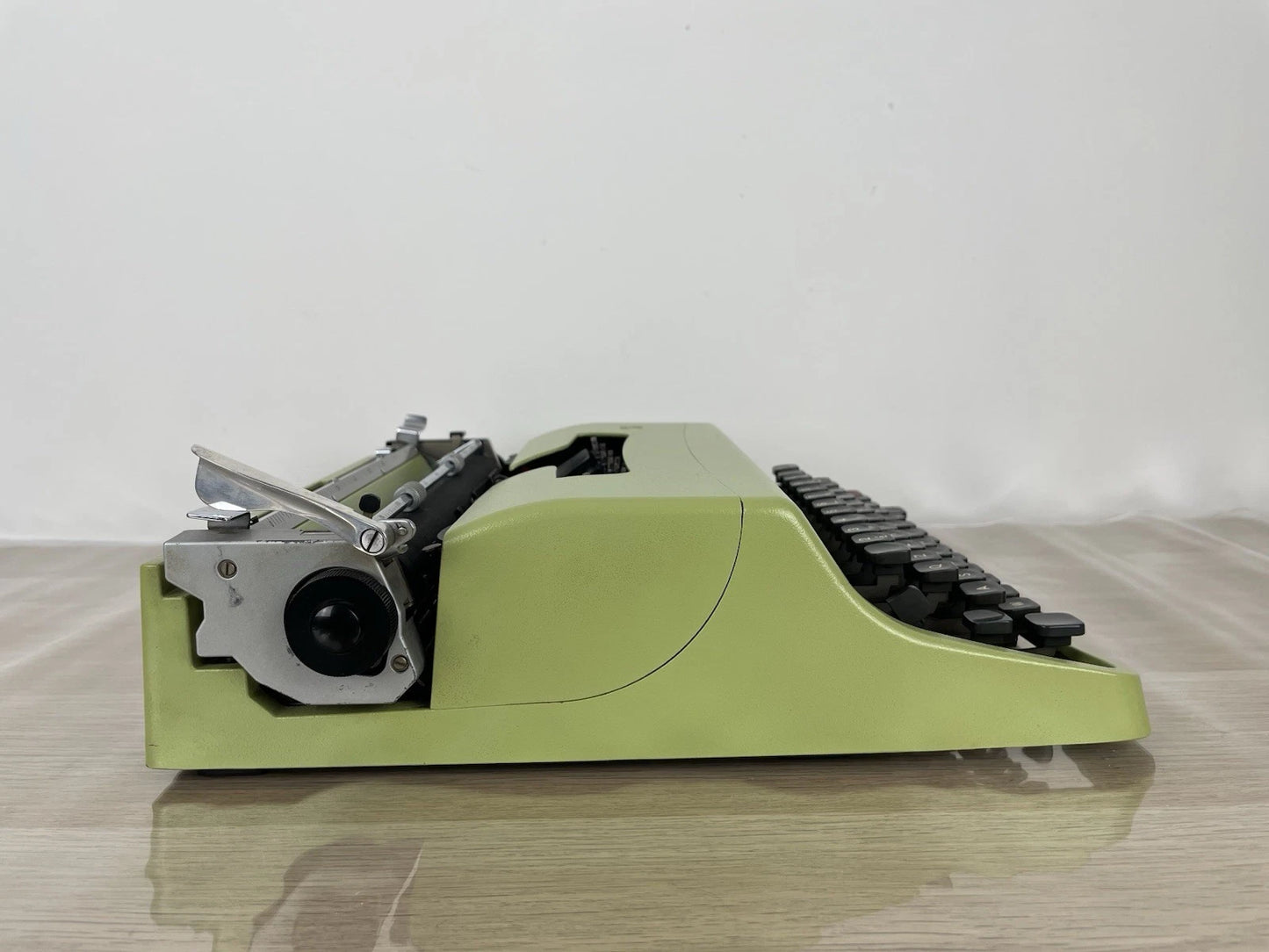 Macchina Da Scrivere Olivetti Lettera 32 Vintage Verde Nizzoli Anni 60 +Custodia