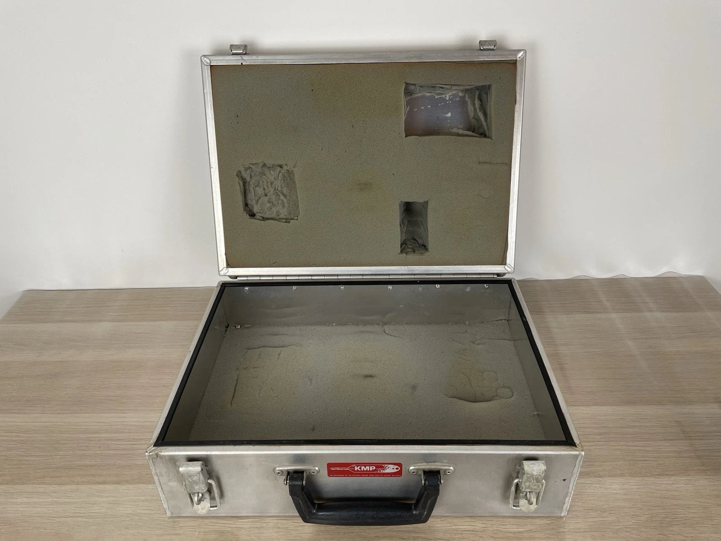 Valigia Tecnica KPM in Metallo Ermetica Vintage per Fotografia Strumenti Argento