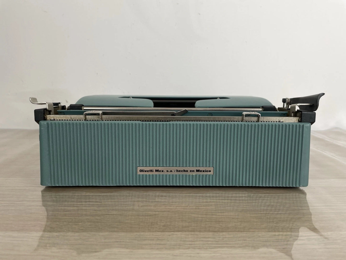 Macchina Da Scrivere Olivetti Lettera 32 Vintage Design Nizzoli Anni 60 Azzurra