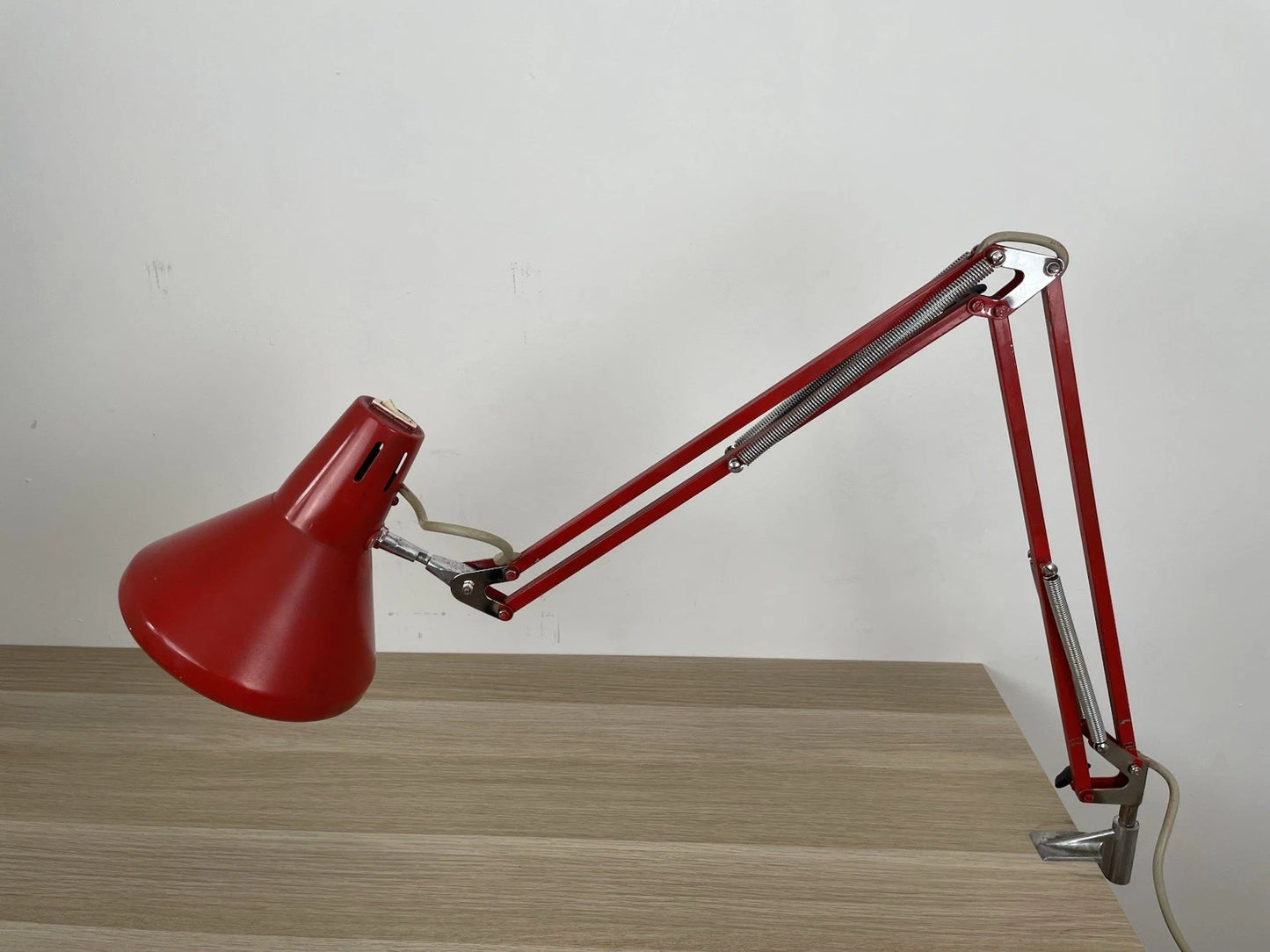 Lampada Snodabile Seminara Industriale Ministeriale Vintage Con Morsetto Rosso