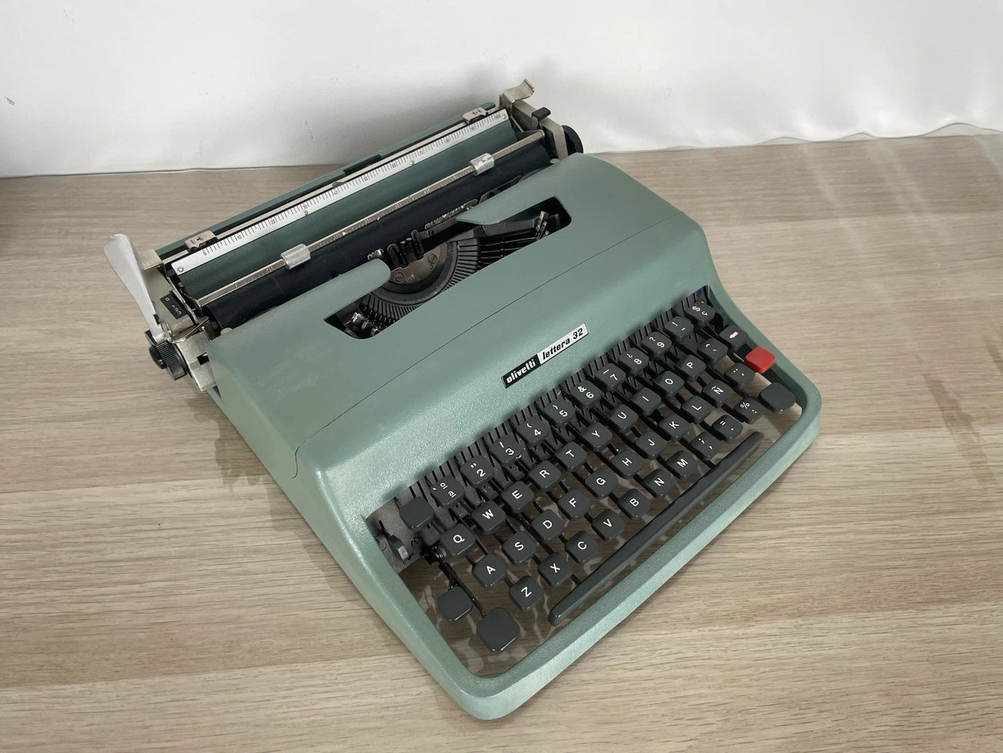 Macchina Da Scrivere Olivetti Lettera 32 Vintage Nizzoli Anni 60+Custodia