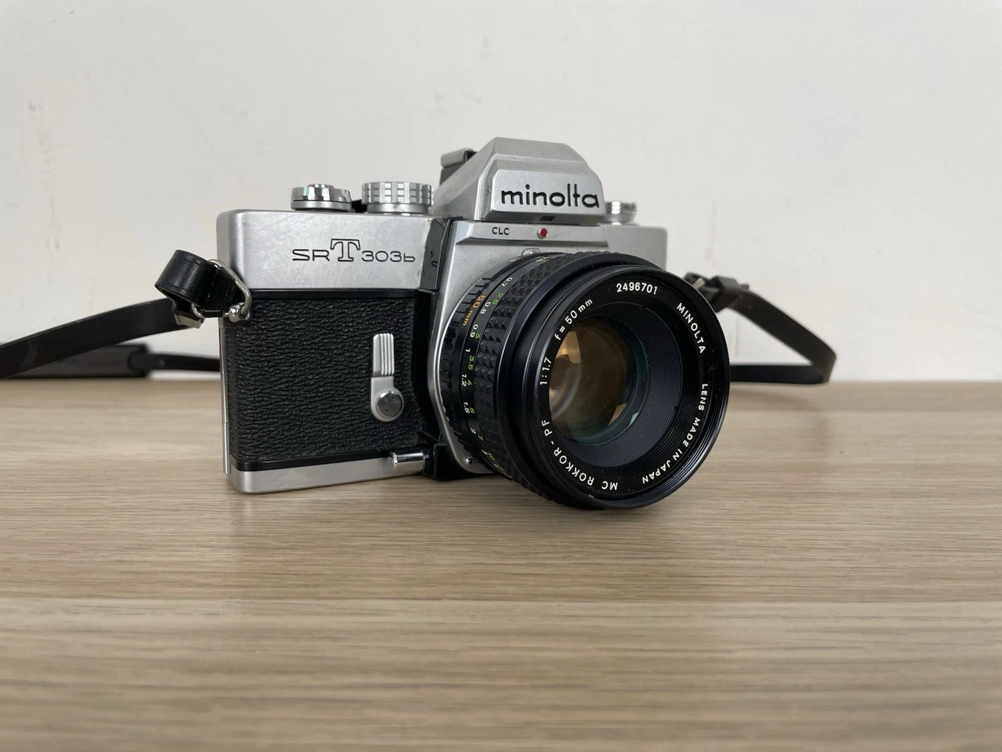 Fotocamera Analogica Minolta SRT303B 35mm Reflex Obiettivo Tracolla E Libretto