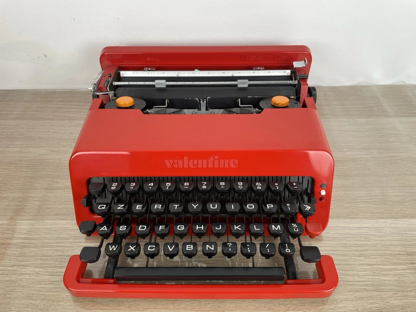 Olivetti Valentine Macchina Per Scrivere Rossa Ettore Sottsass Anni 70 MoMa NYC