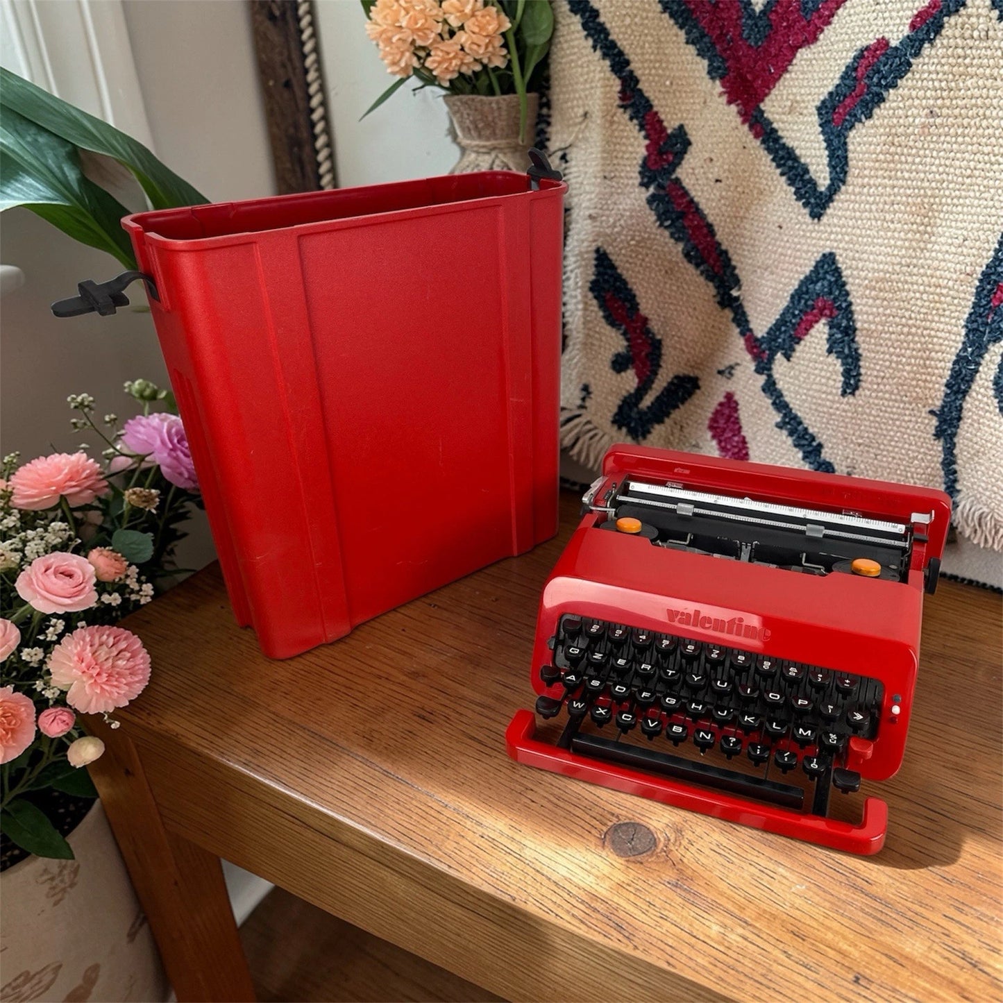 Olivetti Valentine Macchina Per Scrivere Rossa Ettore Sottsass Anni 70 MoMa NYC