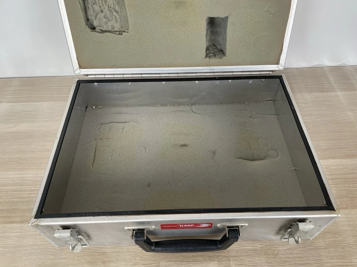 Valigia Tecnica KPM in Metallo Ermetica Vintage per Fotografia Strumenti Argento