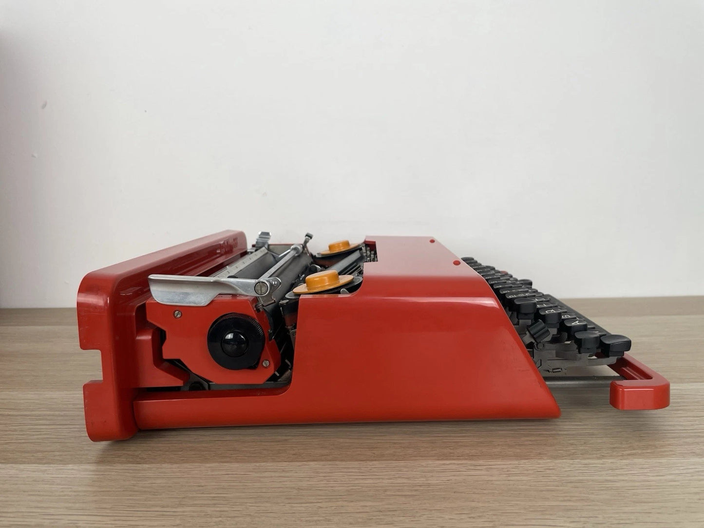 Macchina Per Scrivere Olivetti Valentine Ettore Sottsass Anni 70 MoMa NYC Rosso