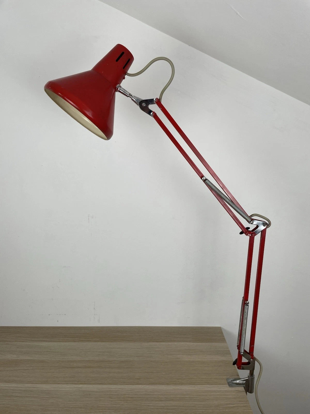 Lampada Snodabile Seminara Industriale Ministeriale Vintage Con Morsetto Rosso