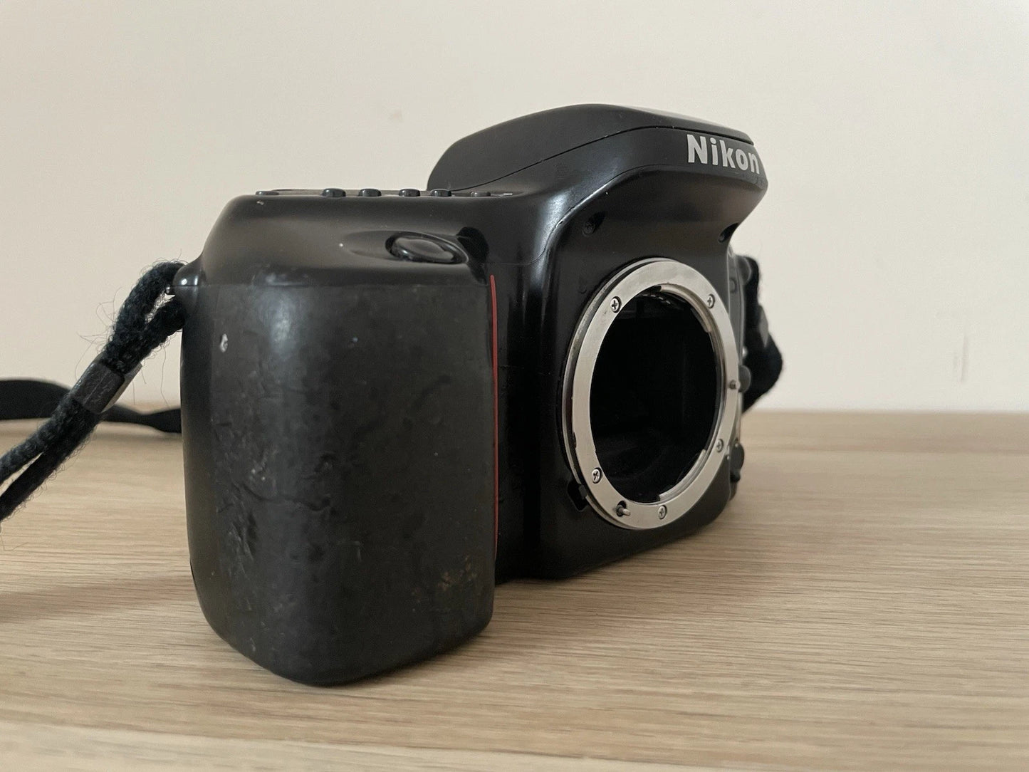 Fotocamera Analogica Nikon F50 Reflex 35mm Solo Corpo Macchina Fotografica Nero