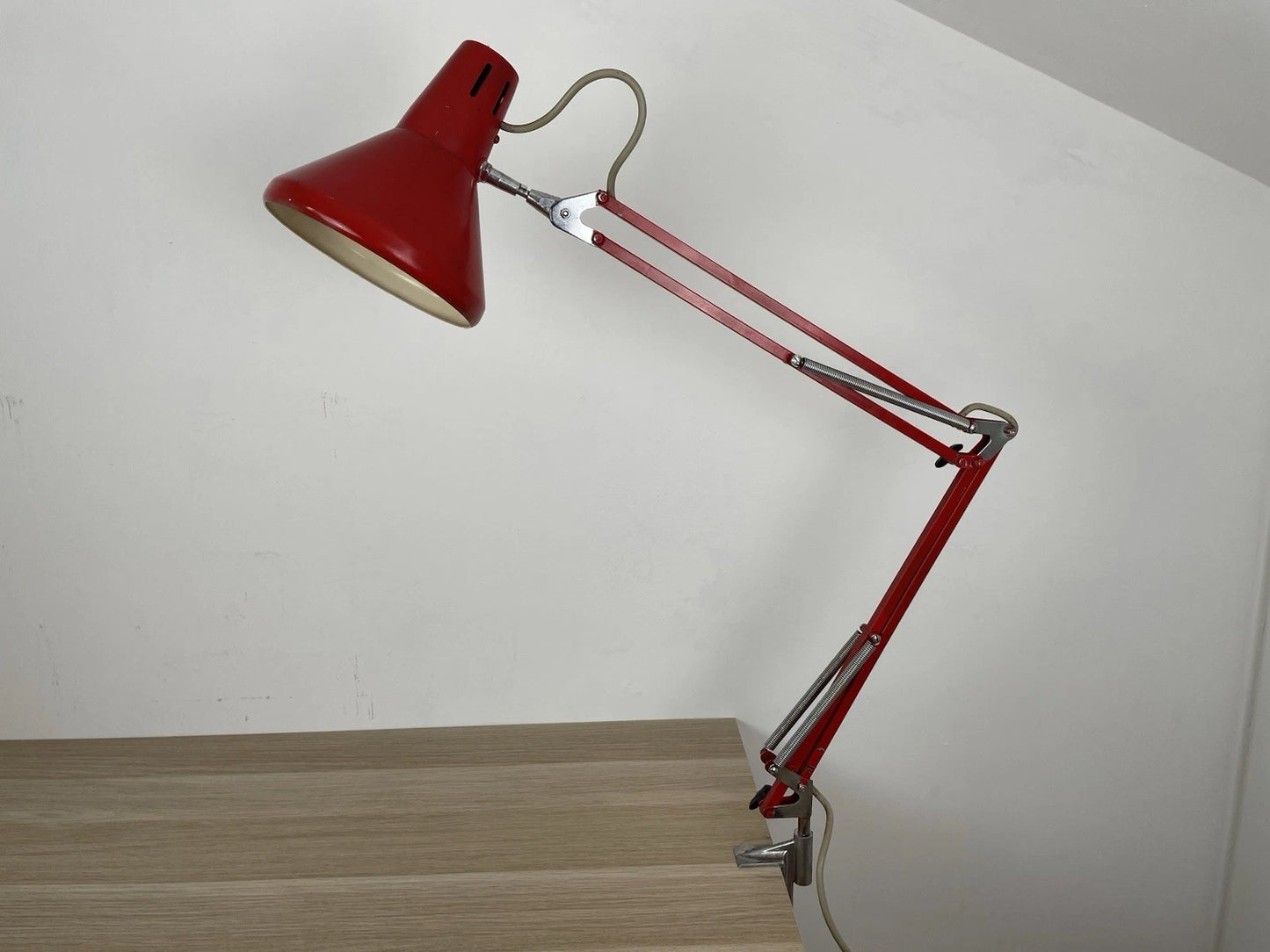 Lampada Snodabile Seminara Industriale Ministeriale Vintage Con Morsetto Rosso