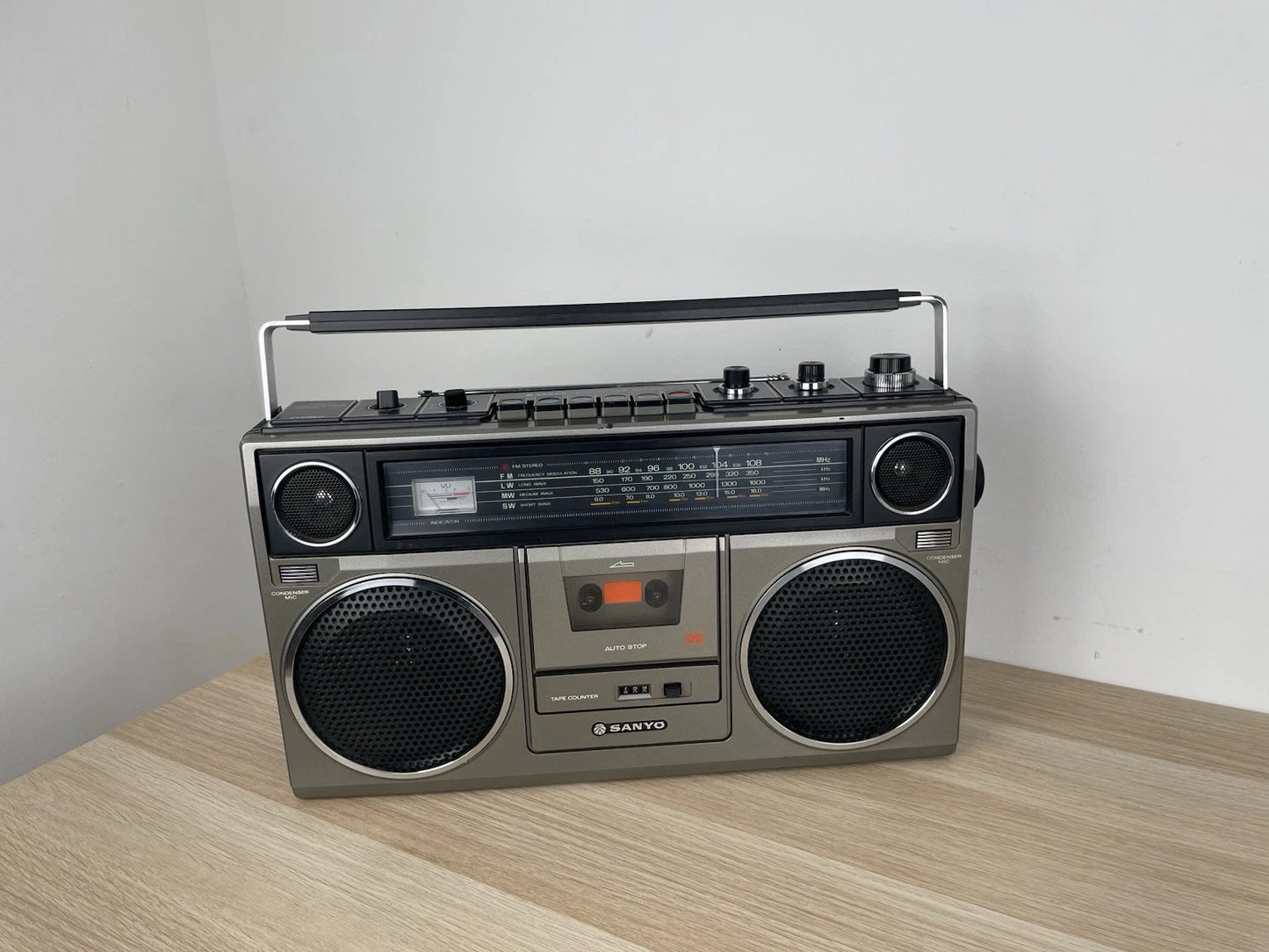 Boombox Sanyo M9930LU Ghettoblaster Radio AM FM Vintage Epoca Anni 70 Grigio
