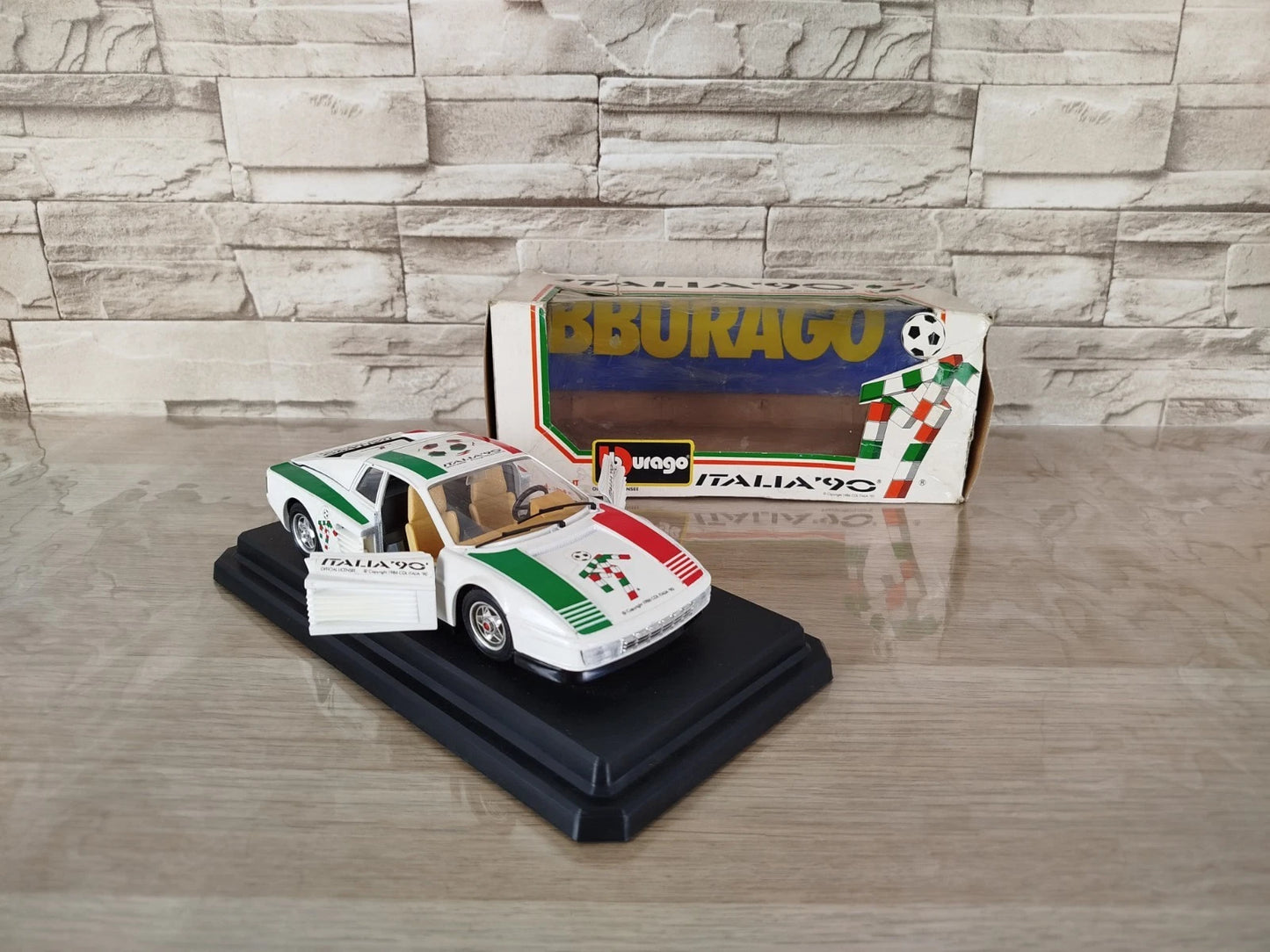 Modellino Automobile Burago Ferrari Testa Rossa 1984 Mondiali Italia 90 Cod 1504