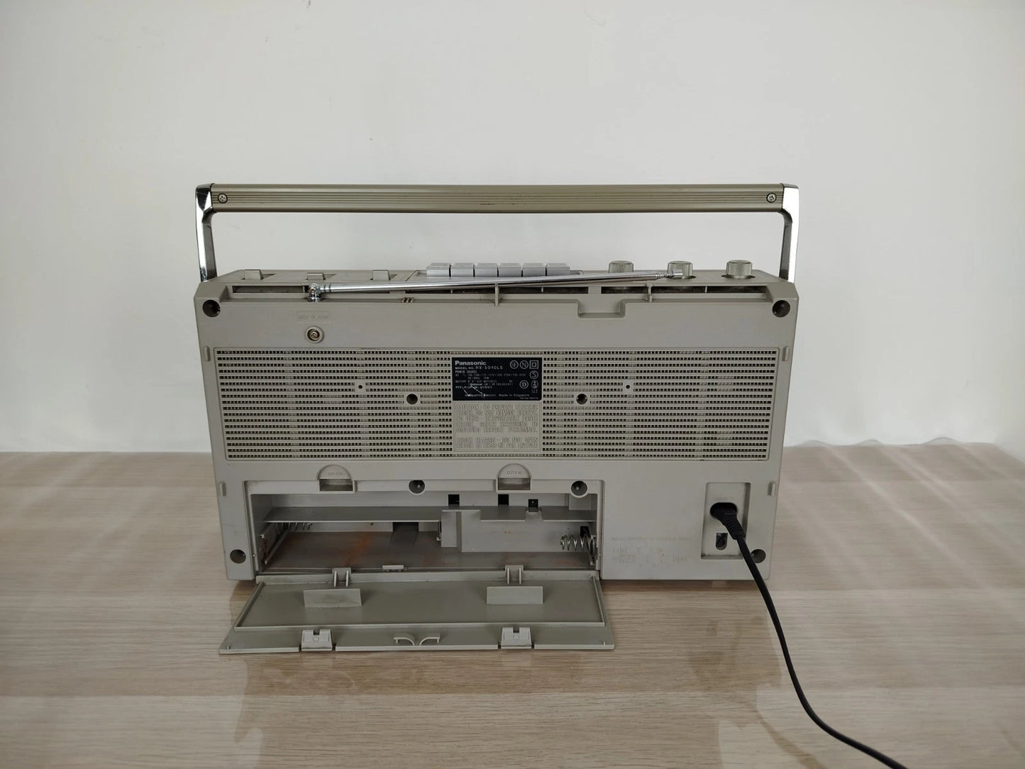 Boombox Ghettoblaster Radio Portatile Panasonic RX-5010LS Argento FM AM E Cavo