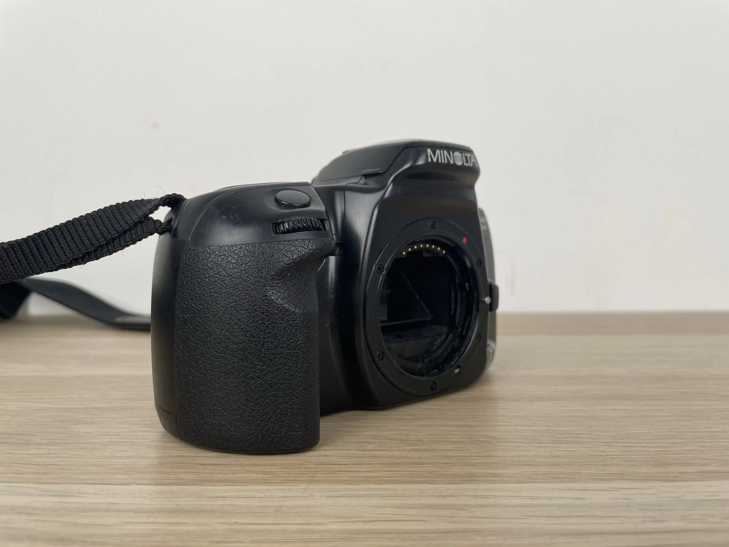 Fotocamera Analogica Minolta Dynax 500si Macchina Fotografica Reflex 35mm Corpo