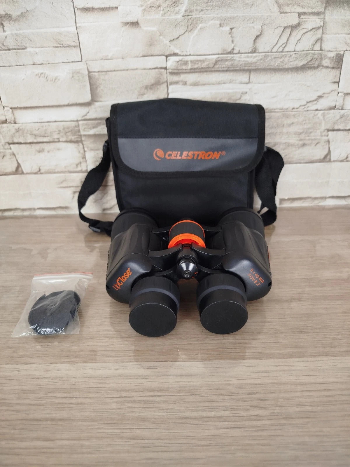 Binocolo Celestron UpClose G2 8x40 WA FOV 8.2° Nero Arancio Prismi Porro Custodia
