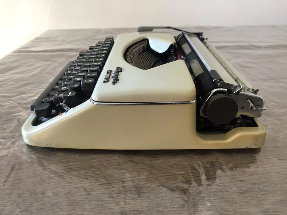 Macchina Da Scrivere Olympia Splendid 66 Vintage Con Custodia Anni 60 Germania
