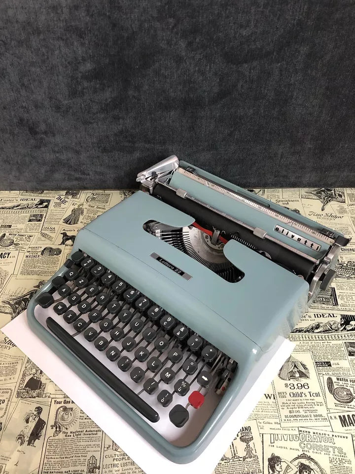 Macchina Da Scrivere Olivetti Lettera 22 Vintage Epoca Anni ‘50 Azzurro