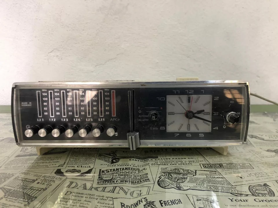 Radio Sveglia Analogica Grundig Sono Clock Bianca Vintage 70 Pezzi Di Ricambio