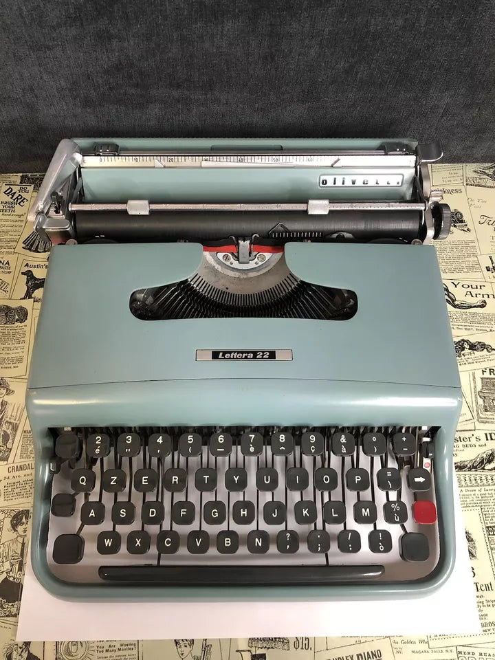 Macchina Da Scrivere Olivetti Lettera 22 Vintage Epoca Anni ‘50 Azzurro