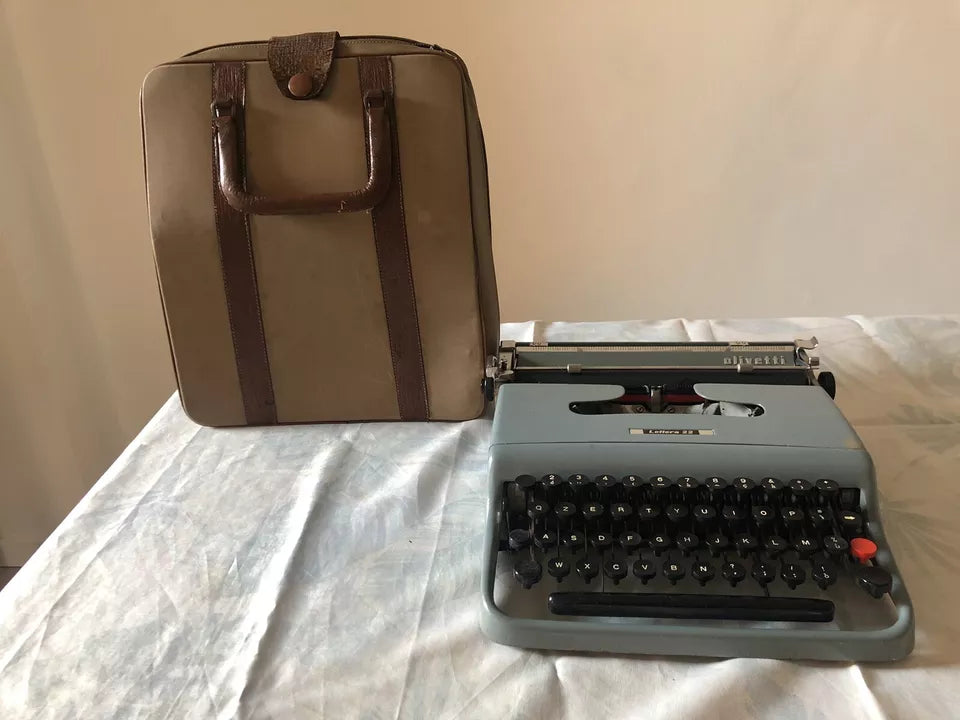 Macchina Da Scrivere Olivetti Lettera 22 PRIMA SERIE 934810 Targa In Metallo