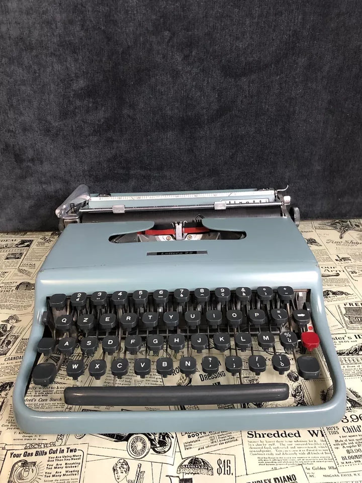Macchina Da Scrivere Olivetti Lettera 22 Vintage Epoca Anni ‘50 Azzurro