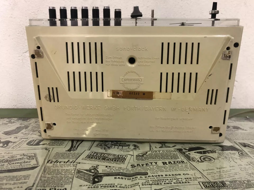 Radio Sveglia Analogica Grundig Sono Clock Bianca Vintage 70 Pezzi Di Ricambio
