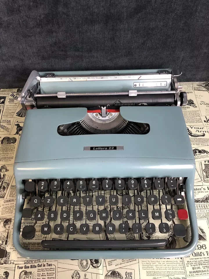 Macchina Da Scrivere Olivetti Lettera 22 Vintage Epoca Anni ‘50 Azzurro