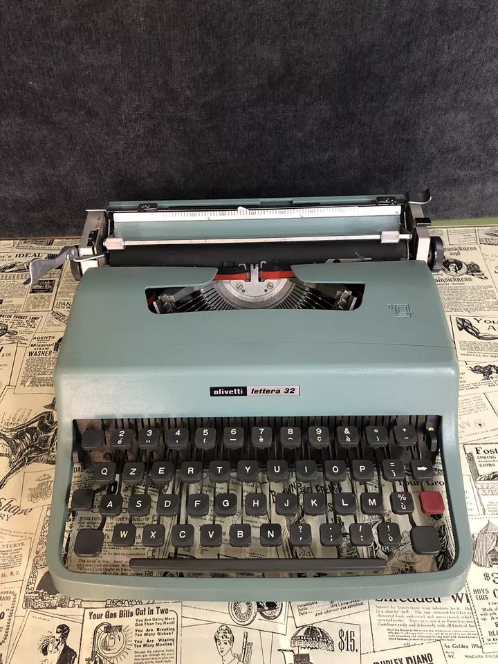 Macchina Da Scrivere Olivetti Lettera 32 Vintage Epoca Con Custodia Funzionante