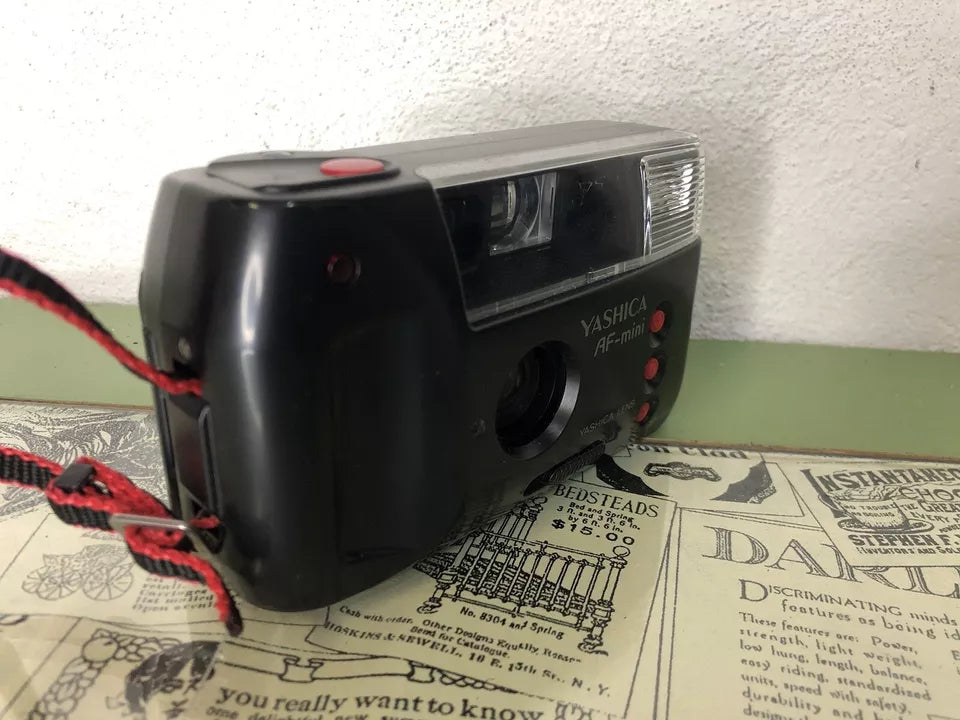 Fotocamera Analogica Yashica AF Mini 35mm Con Custodia Tracolla Colore Nero