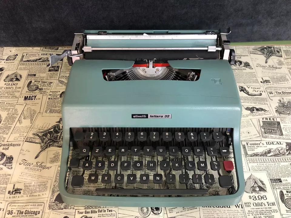 Macchina Da Scrivere Olivetti Lettera 32 Vintage Epoca Con Custodia Funzionante