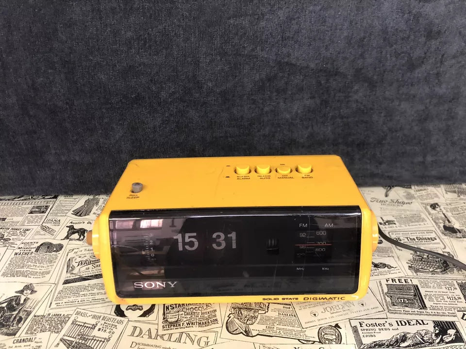 Radio Sveglia Orologio Sony Solid State Digimatic 8FC-100E Vintage Giallo