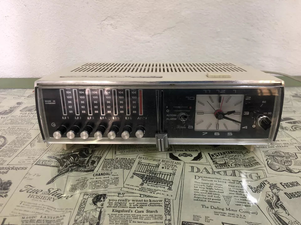 Radio Sveglia Analogica Grundig Sono Clock Bianca Vintage 70 Pezzi Di Ricambio