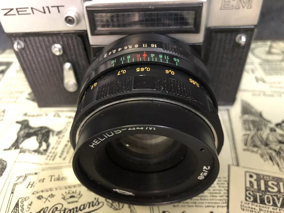 Fotocamera Analogica Zenit EM URSS Vintage Anni 80 Reflex 35mm Obiettivo Helios