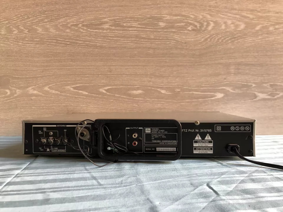 Sintonizzatore Toshiba ST-U22 Tuner Stereo Radio per Amplificatore Argento